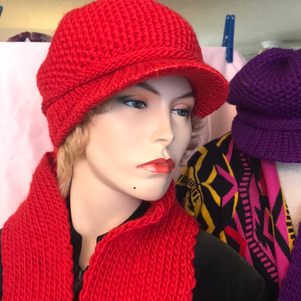 ๐ฅ2/15.00-Knitted bonnet and scarf - Set NWT - Picture 8 of 11